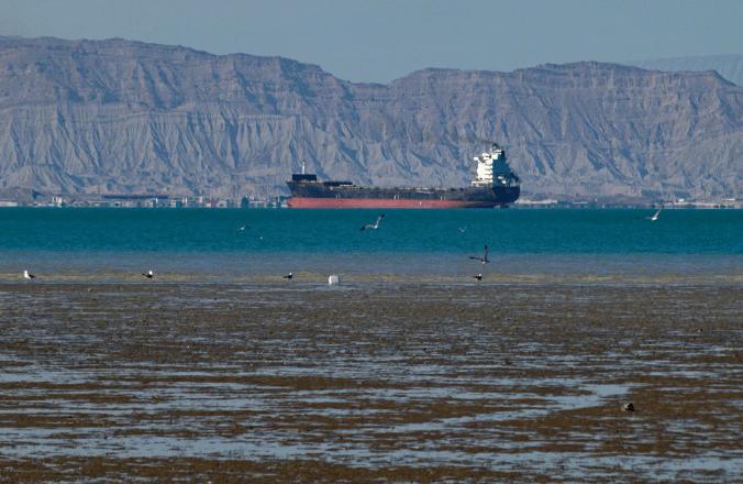  霍尔木兹海峡局势紧张；达利欧发出严重警示；全球秩序面临考验。 新闻