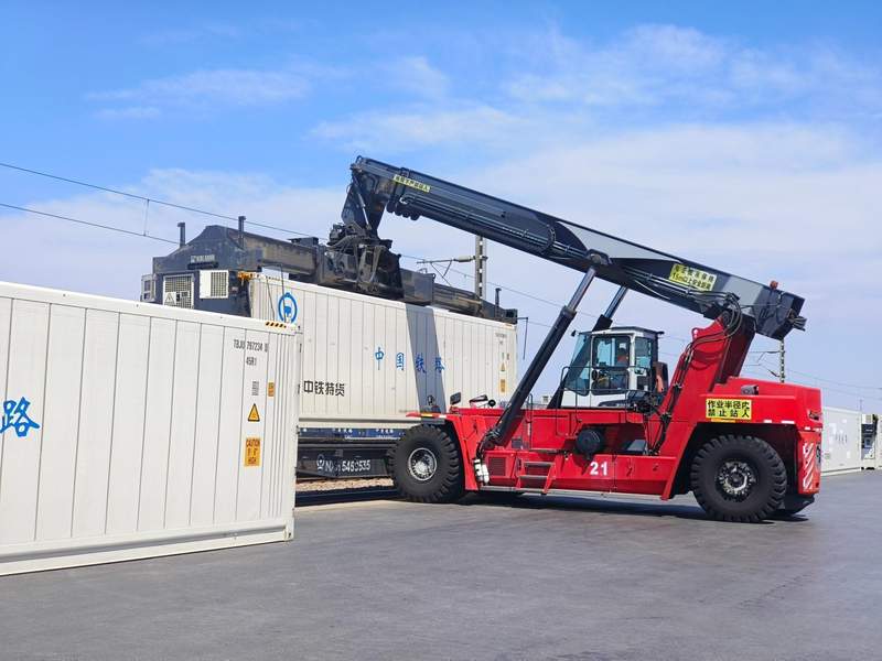 从人工陪伴到远程守护;中铁特货冷链运输迈向智能化新时代。 汽车科技