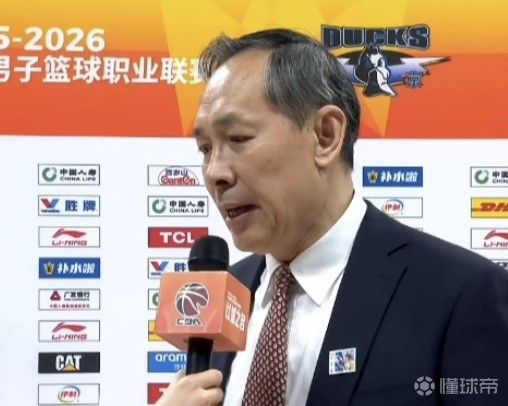  职业体育的战术韧性构建：从伤病困局看集体协作逻辑 体育新闻