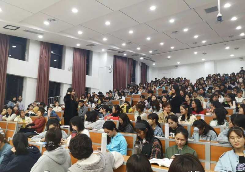  从知识殿堂到人才荒漠：学历贬值的深层逻辑与破局路径 教育招生