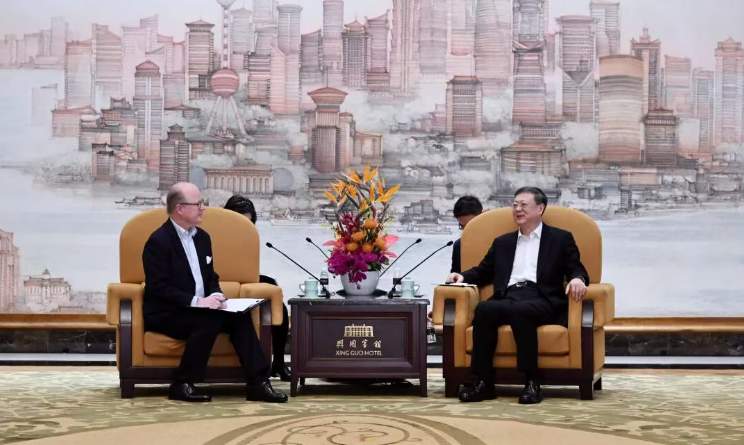  从战略握手到产业协同：中铝与必和必拓高层对话深度解码 企业服务