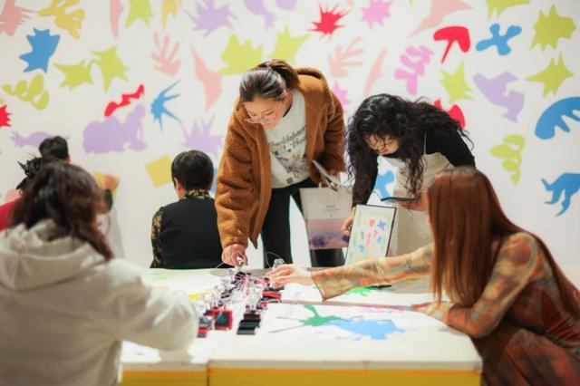  色彩解码：野兽派美学如何重塑当代视觉语言 新闻